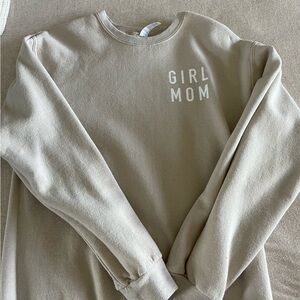 GIRL MOM